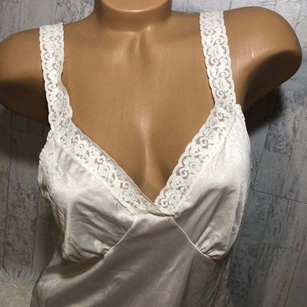 VNTG Dixie Bell Camisole Size 38 w lace vintage 100% Nylon # 50 sissy retro